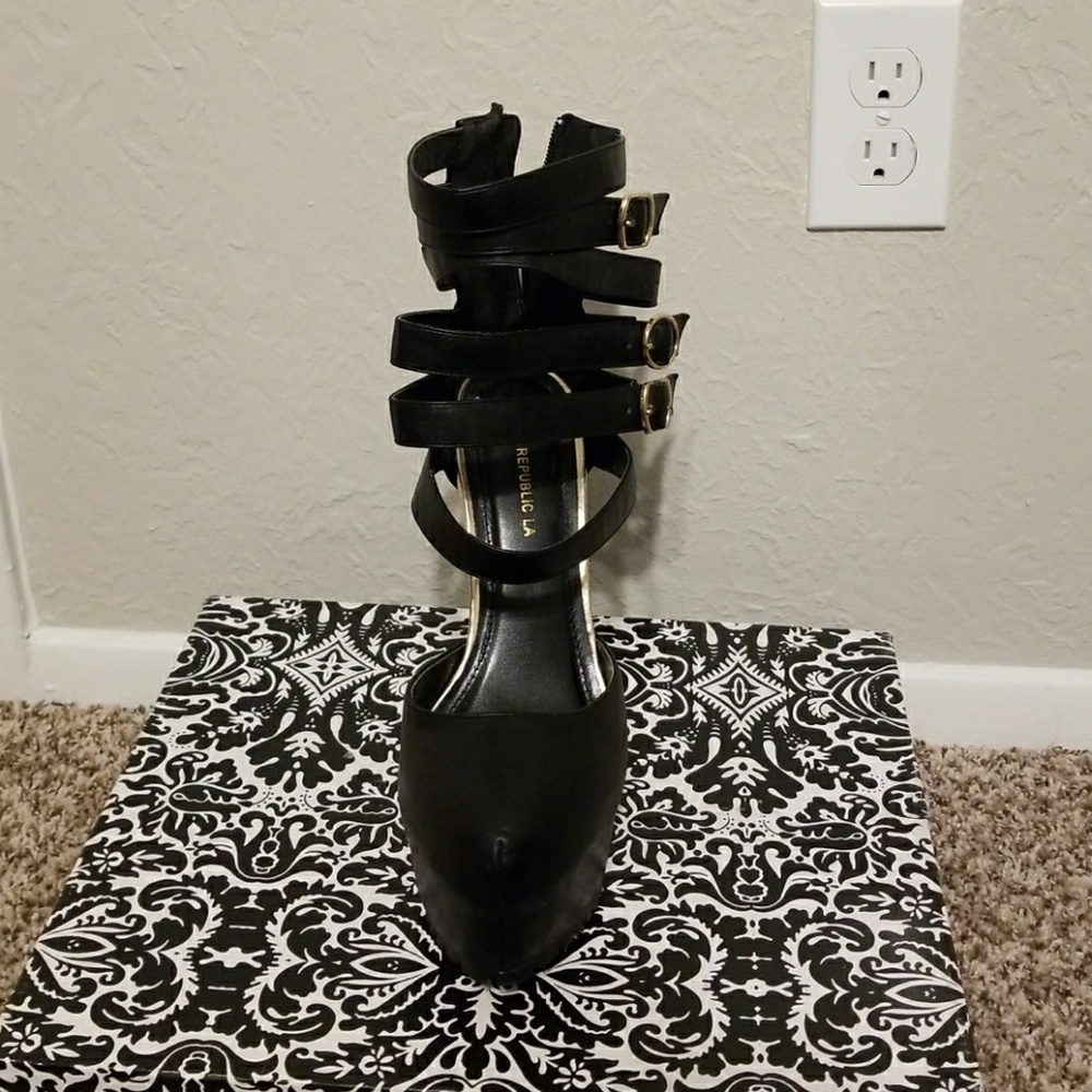 Heels - Picture 2 of 2